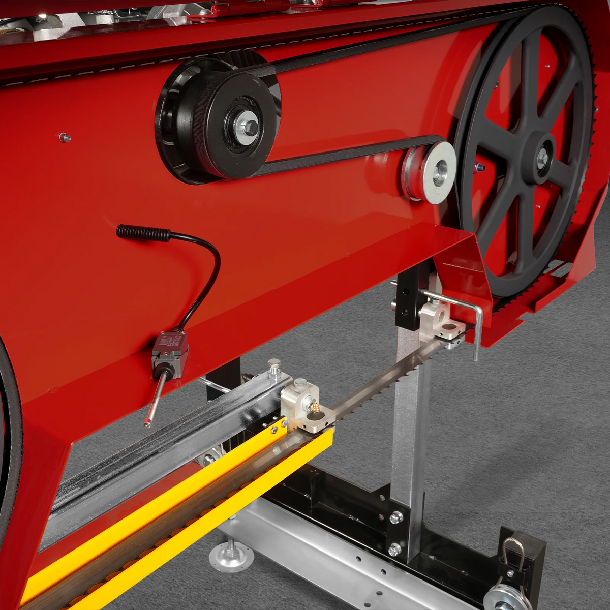 MechMaxx 36" MAX Portable Sawmill — Honda GX690 25HP V-Twin, SM-36HMAX