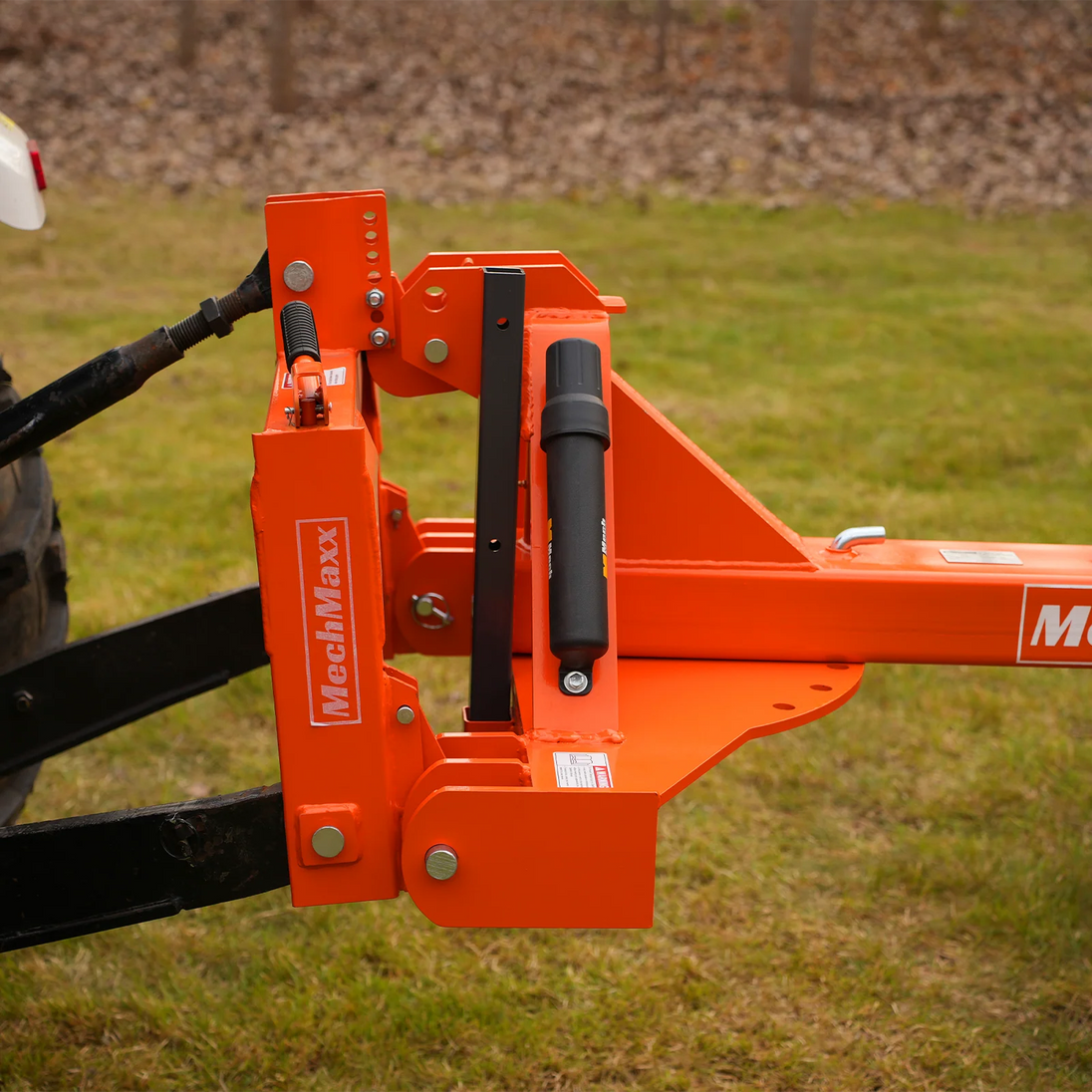 MechMaxx 84" Heavy Duty 6-Way Rear Blade 3 Point Hitch Tractor Attachment, RB84SE - view 8
