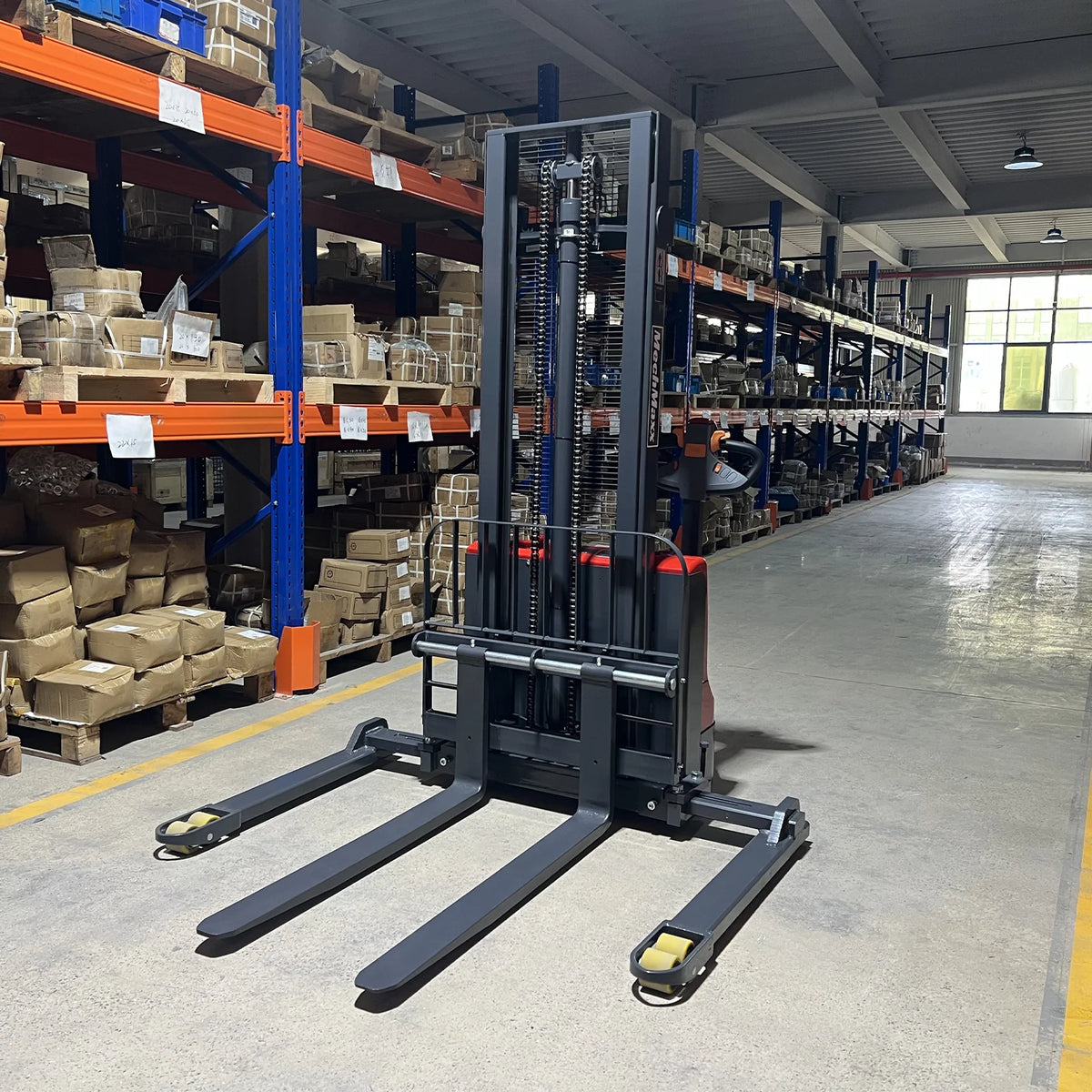 MechMaxx 2640lbs Electric Straddle Stacker, 138" Lift, Adjustable Legs & Forks, F26-138SLA - view 2