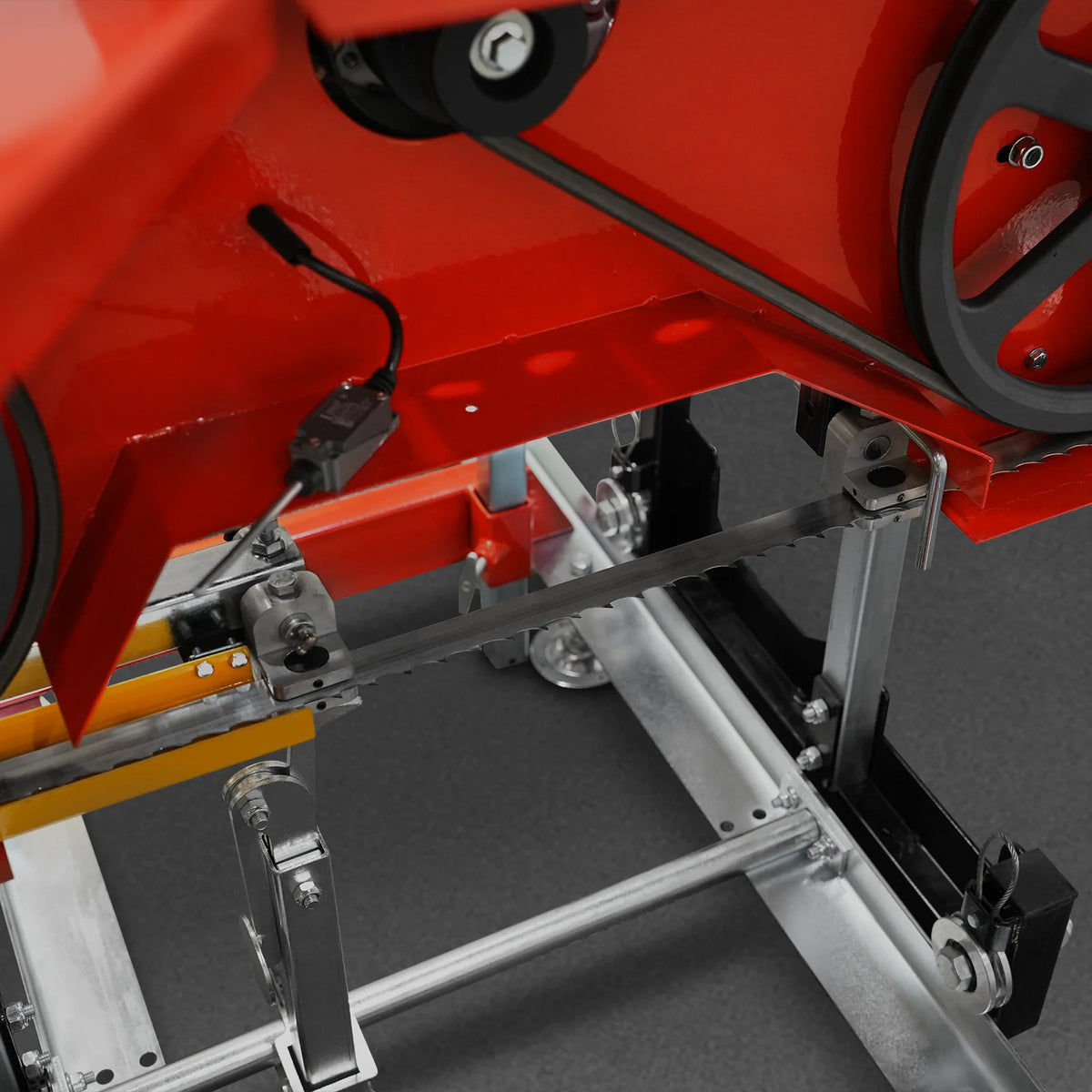 MechMaxx 22" Portable Sawmill — 274cc 8.1HP Gasoline, SM-22