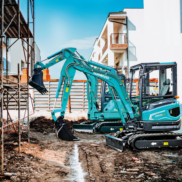 Sunward SWE25UF mini excavator digging a trench