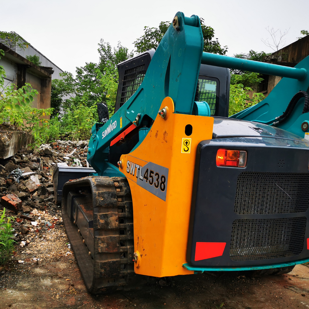 Sunward SWTL4538 compact track loader rear view with engine cover