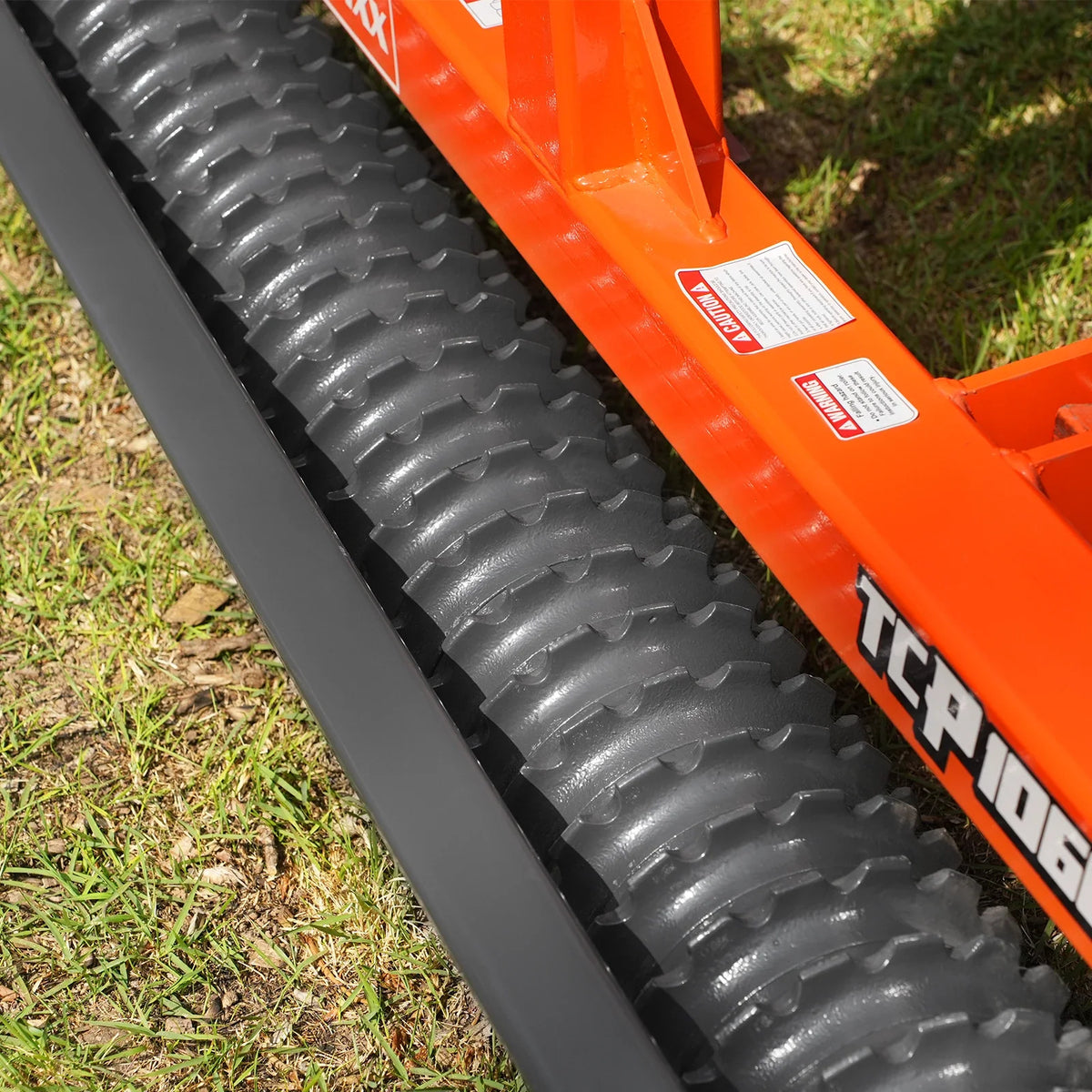 MechMaxx 60" Cultipacker with 26 Ductile Iron Wheels, Scraper Bar Included, Category 1 and 2, 3 Point Hitch Tractor Attachment, TCP1060 - view 8
