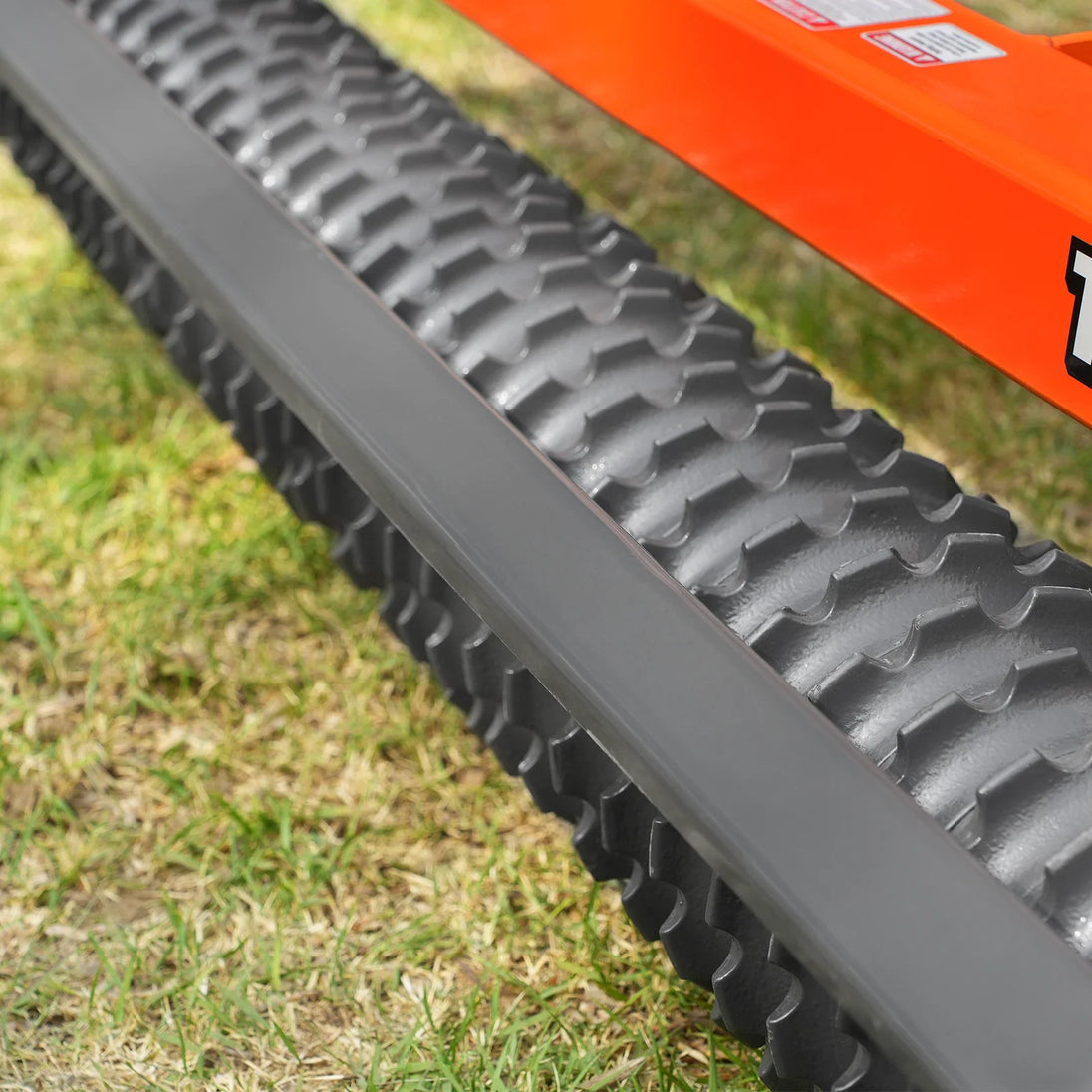 MechMaxx 72" Cultipacker with 32 Ductile Iron Wheels, Scraper Bar Included, Category 1 and 2, 3 Point Hitch Tractor Attachment, TCP1072 - view 8