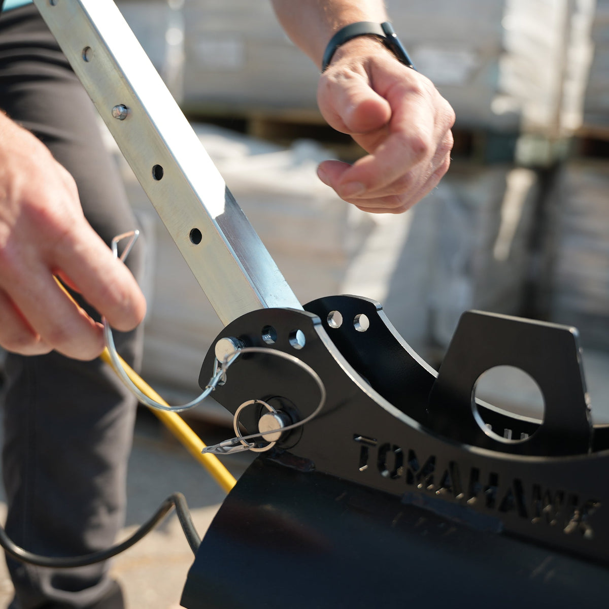 Tomahawk 440 lb Electric Paver Slab Vacuum Lifter 1200W for Hardscaping, Concrete, and Stone Placement - view 3
