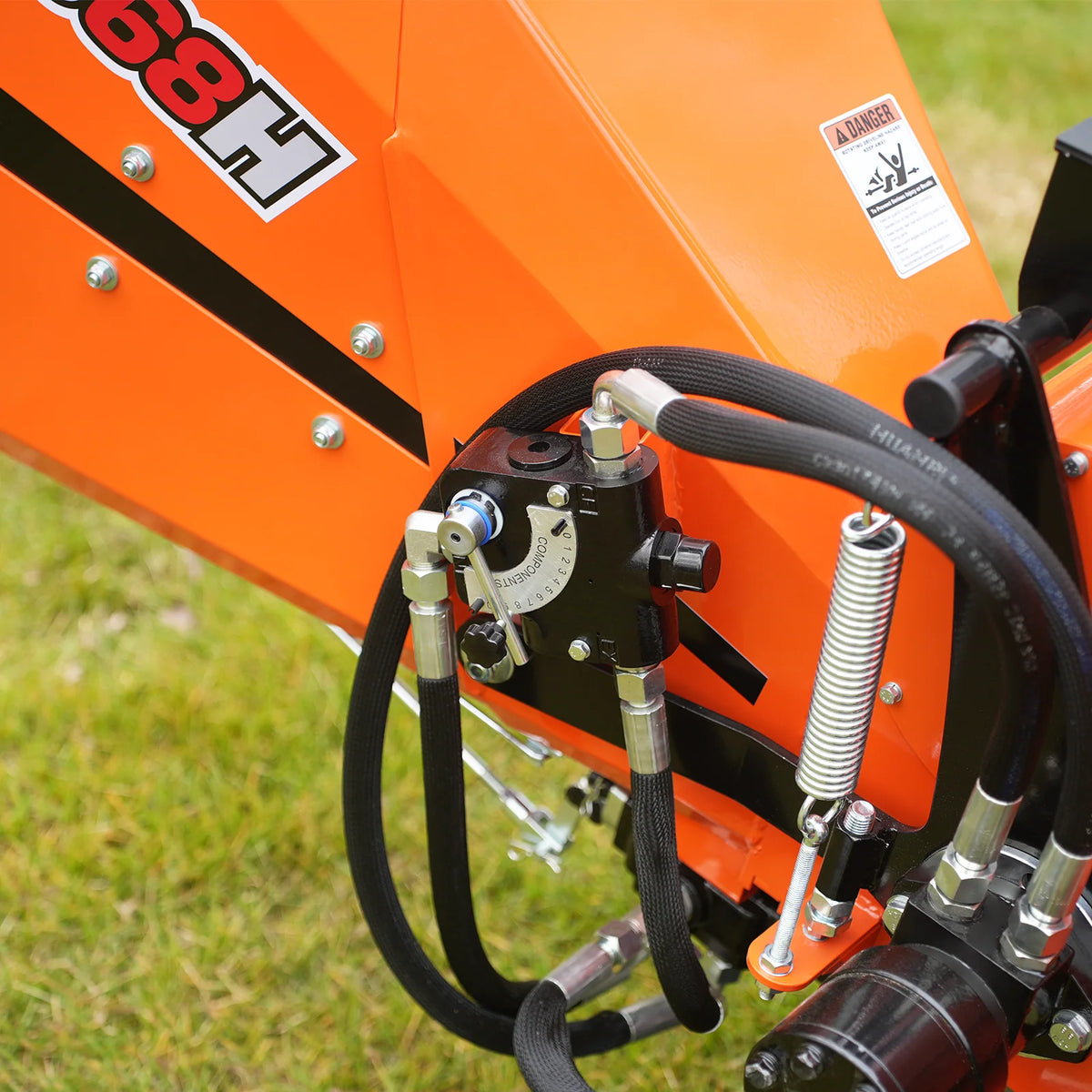MechMaxx 6" 3 Point Hydraulic Feeding PTO Wood Chipper for 20-50HP Tractor, WC68H - view 5