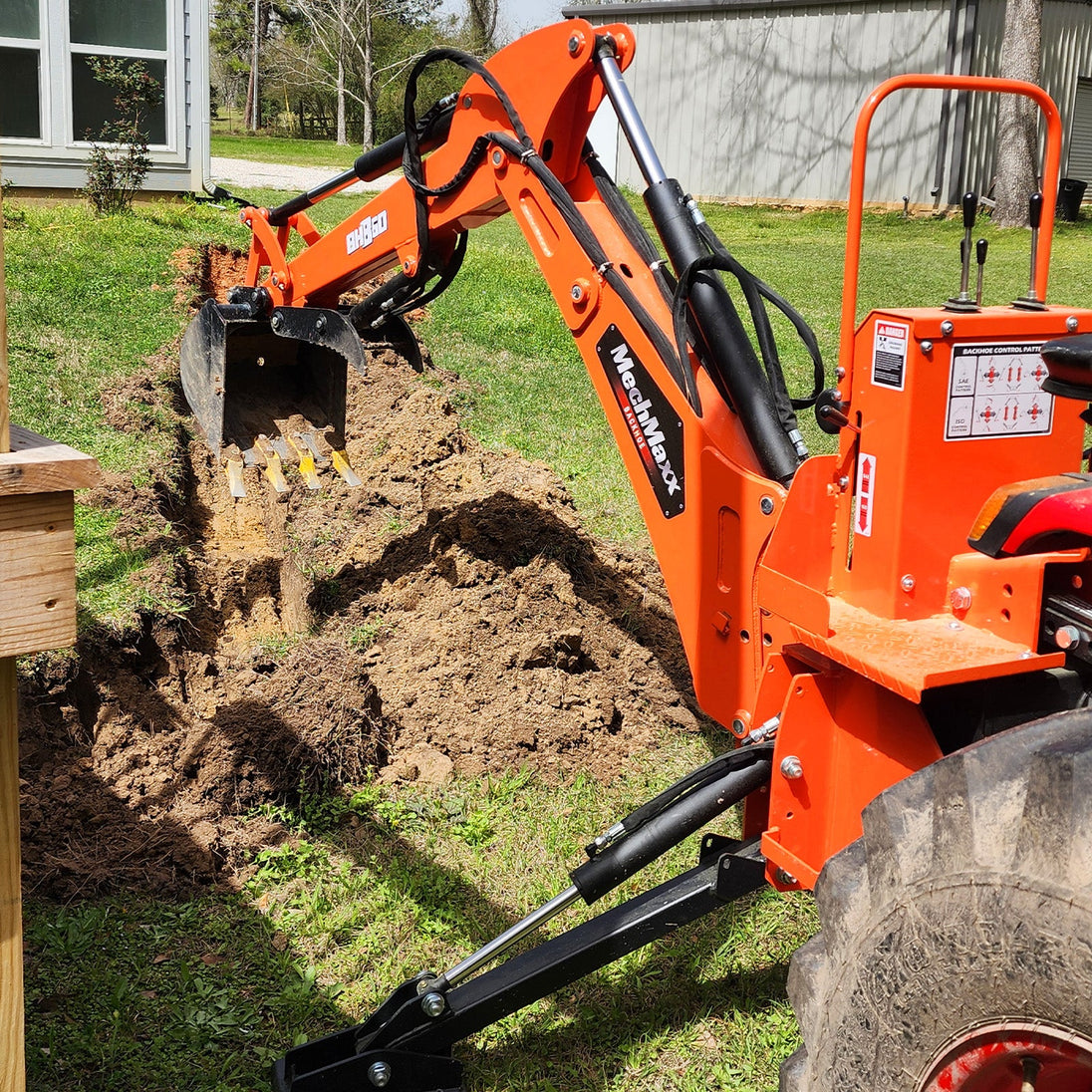 MechMaxx 7' Tractor Backhoe Attachment w/ Hydraulic Thumb — BH660H
