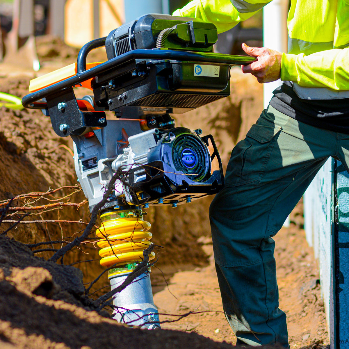 2.4 HP Battery Powered Vibratory Rammer Tamper Compactor with Honda GXE2.0S Motor - view 8