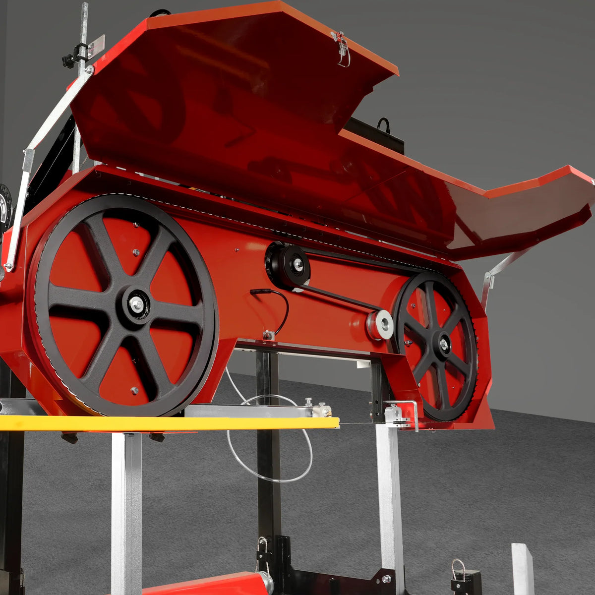 MechMaxx 32" Portable Sawmill (5 x Blades Included), HONDA GX390 389cc E-Start Gasoline Engine, 26.5" Board Width, 20' Track Length (13' Track Length + 6.4' Track Extension Included) , SM-32 - view 6