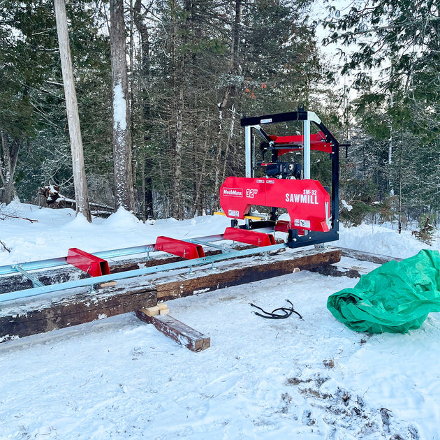 MechMaxx 32 inch Portable Sawmill SM-32 in use
